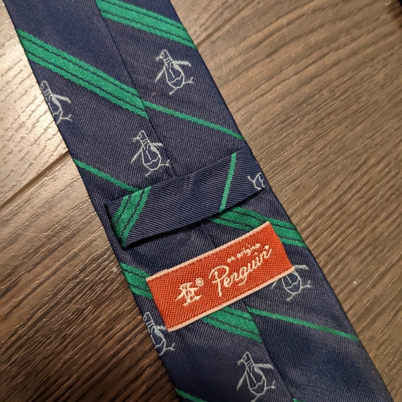 Penguin Tie - Picture 2 of 2
